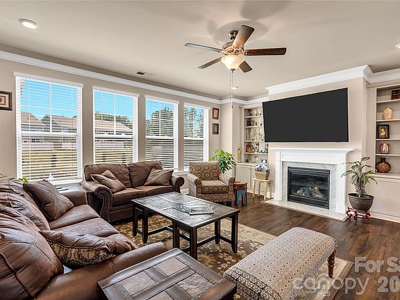 5th image of 9300 Vecchio Dr