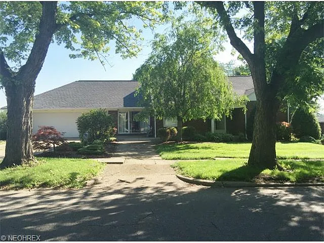 417 W Main St photo 1
