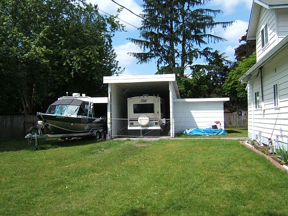3rd image of 417 7th Ave NE