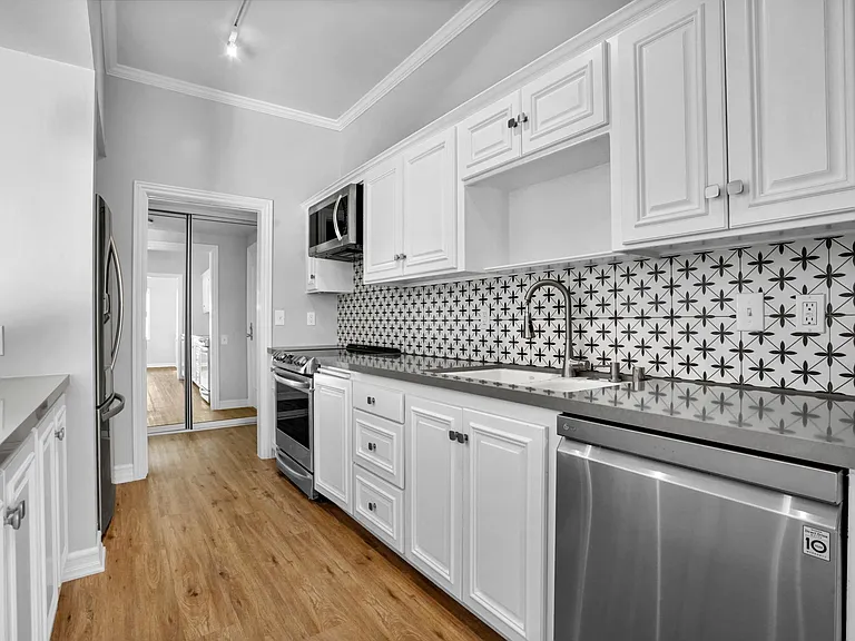 960 San Pasqual St #104 — Photo 3