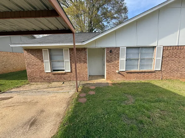 105 Young Rd #A, Hallsville, TX 75650