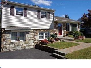373 Heathcliffe Rd, Huntingdon Valley, PA 19006