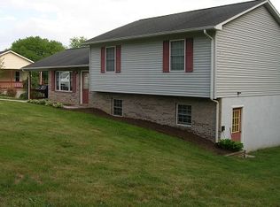 319 Richmond Ave, Rural Retreat, VA 24368