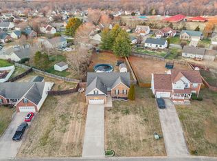 275 Shadyside Ln, Clarksville, TN 37043