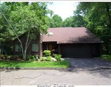 38 Ironwood Rd, West Hartford, CT, 06117