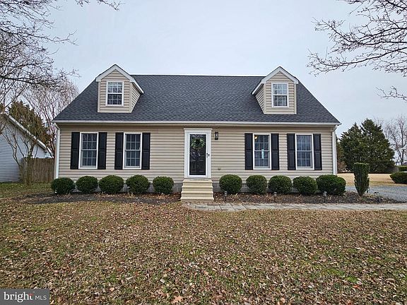 2nd image of 215 Apple Ln