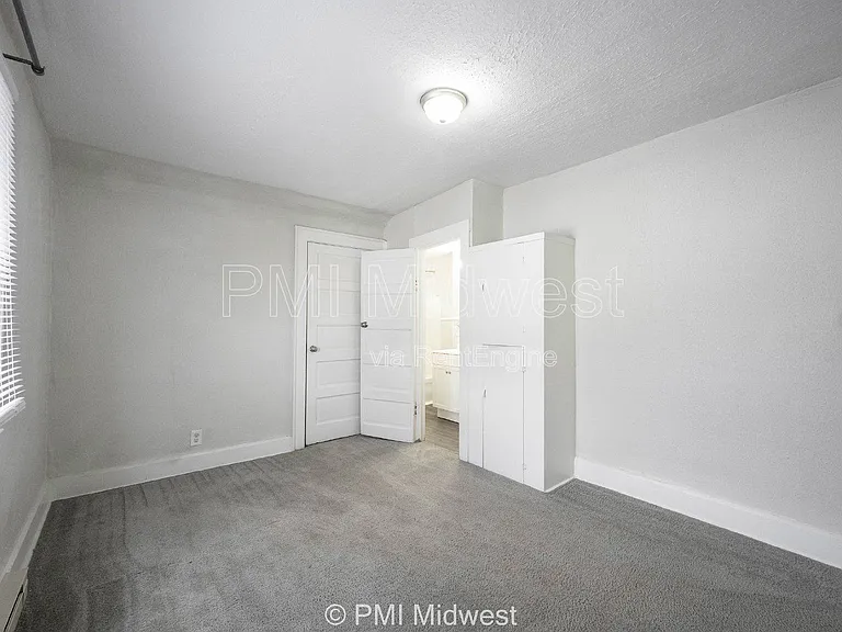 944 E Minnesota St — Photo 23