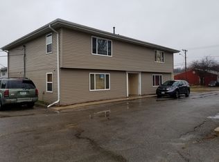 755 Robins Rd, Hiawatha, IA 52233