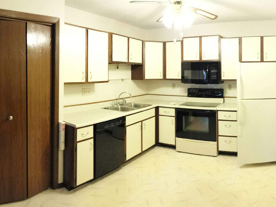 kitchen / dining area