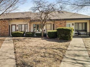 1702 Rockingham Dr APT 5, Normal, IL 61761