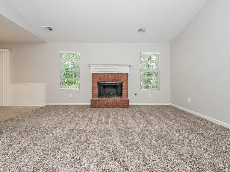 1783 Graystone Dr — Photo 3