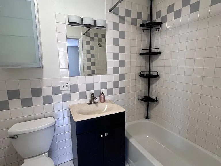 443 Fairmount Ave #C — Photo 15