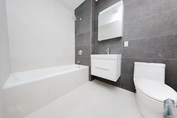 Rented by Skyline Group Real Estate | media 11