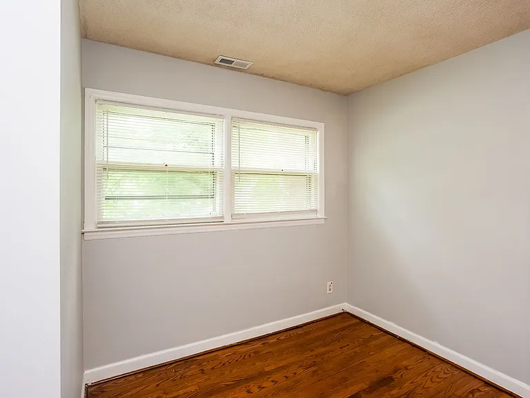 4809 Thornwood Rd — Photo 16