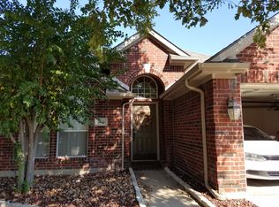 1615 Wood Ridge Ct, Corinth, TX 76210