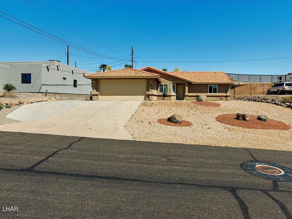 1st image of 3646 Parkview Dr