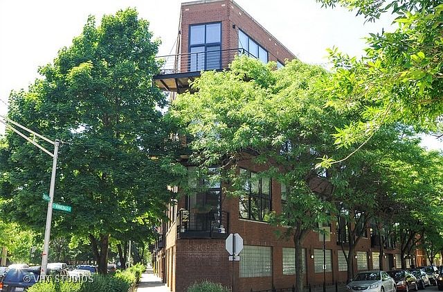 1st image of 2210 W Wabansia Ave APT 401