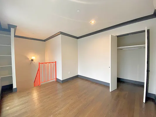 Rented by Lodger Corp | media 10