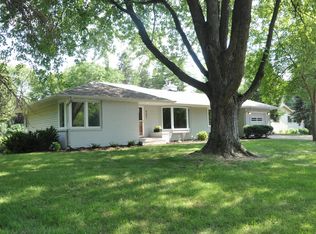 4901 Clear Spring Rd, Minnetonka, MN 55345