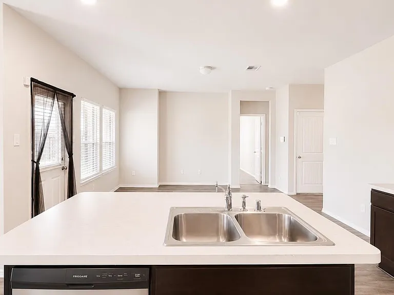6410 Indigo Cliff Dr — Photo 3