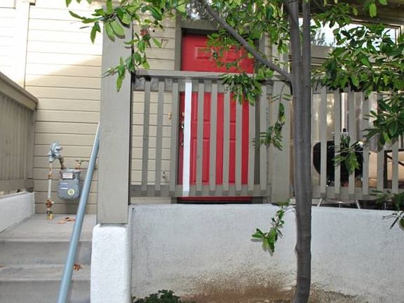 4th image of 500 N Rosemead Blvd APT 17