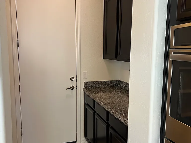 2901 E Iris Dr — Photo 14