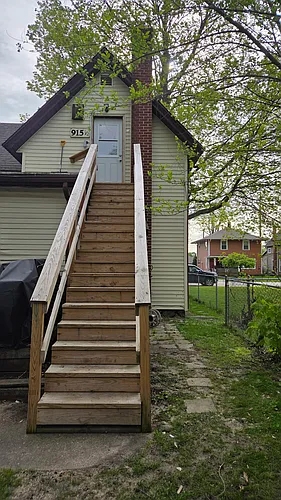 915 1/2 S 8th St #915-1/2 Photo 1