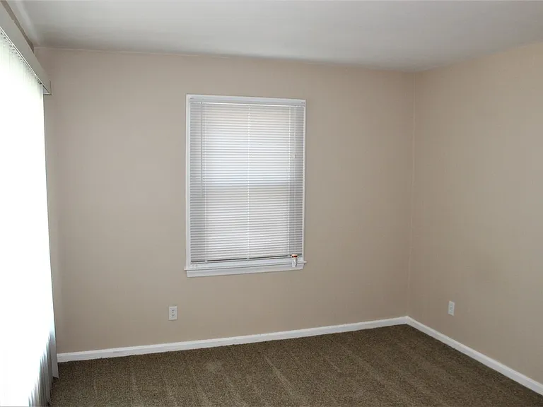 18620 Dalby — Photo 2