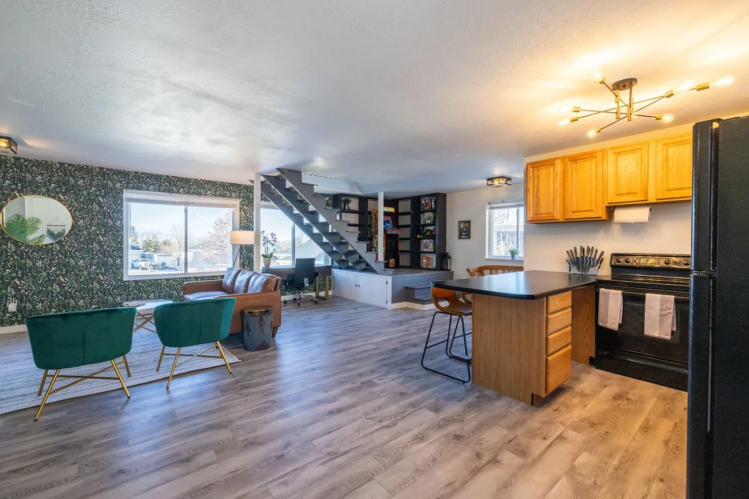 1 bed, 1.0 bath, 990 sqft, $2,413 — Photo 2