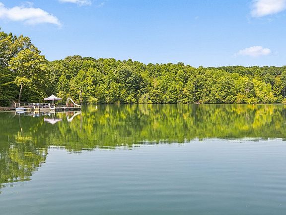 5th image of 167 Bluff Dr