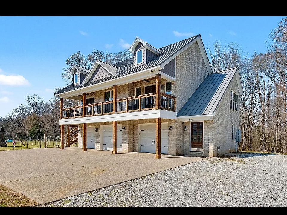 1198 Taska Rd
