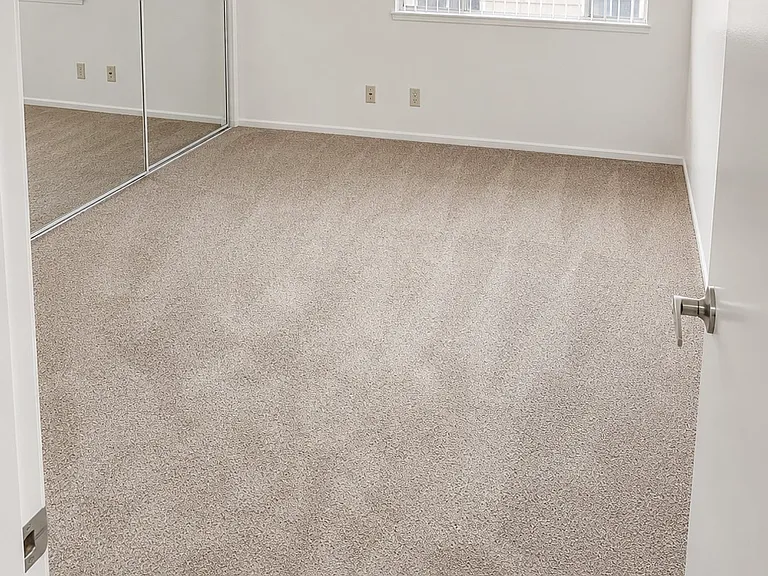 Solano Apartments — Photo 42