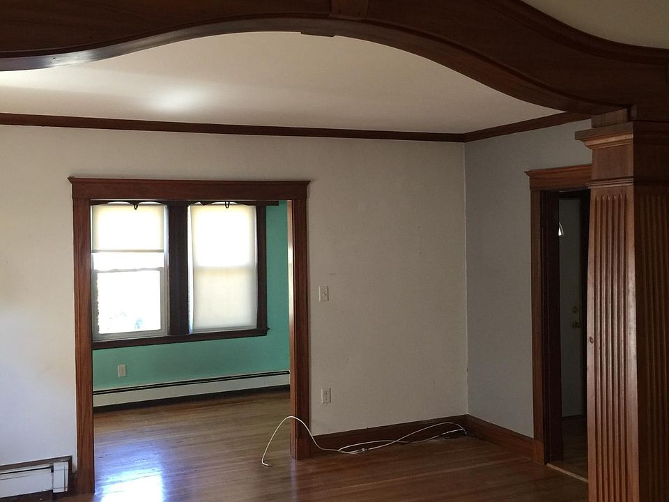 1st image of 627 Newport Ave #2