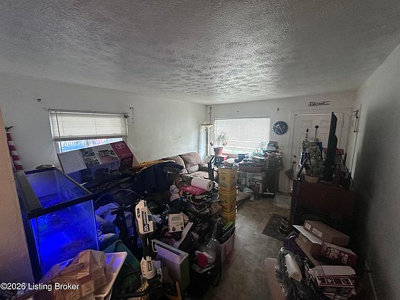 4th image of 4913 Seville Dr