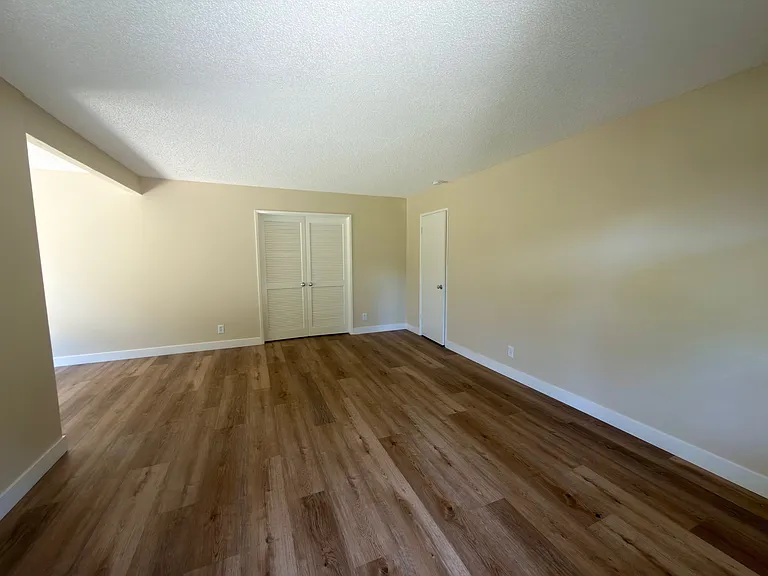 343 Streamwood — Photo 3