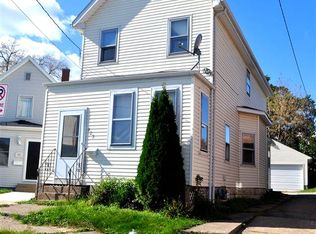 829 W 8th St, Dubuque, IA 52001