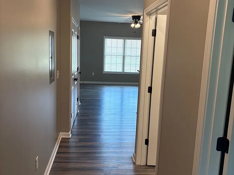 232 Calumet Dr — Photo 2