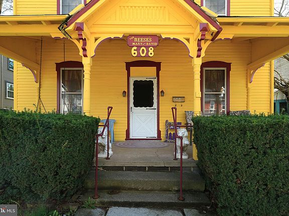 4th image of 608 E Bishop St