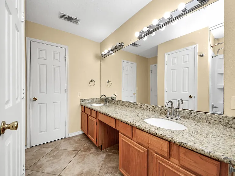 20218 Bronze Bluff Dr — Photo 36