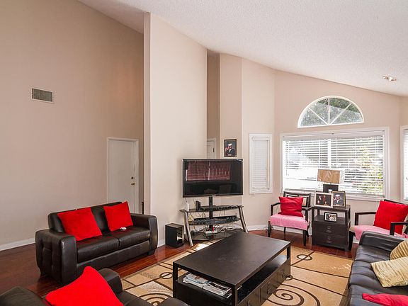 4th image of 7117 De Celis Pl