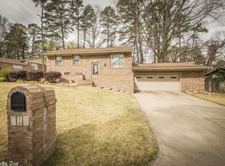 220 Fleetwood Dr, Little Rock, AR 72211