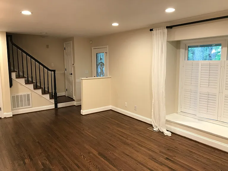 4233 Wright Ave — Photo 4