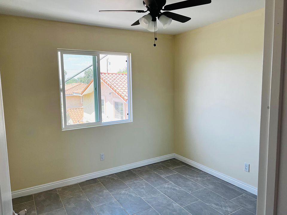 2nd image of 11111 Wright Rd #6