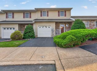 5 Monmouth Ct, Easton, PA 18040