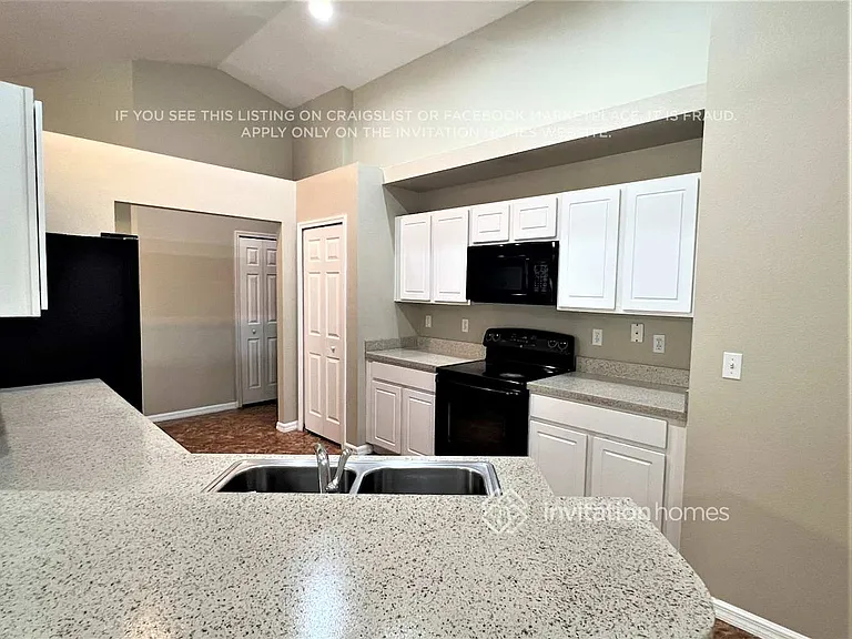 166 Dakota Ave — Photo 6