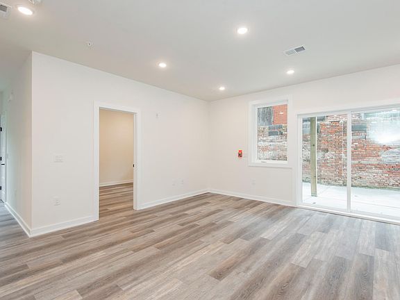 4th image of 913 S 51st St APT 3