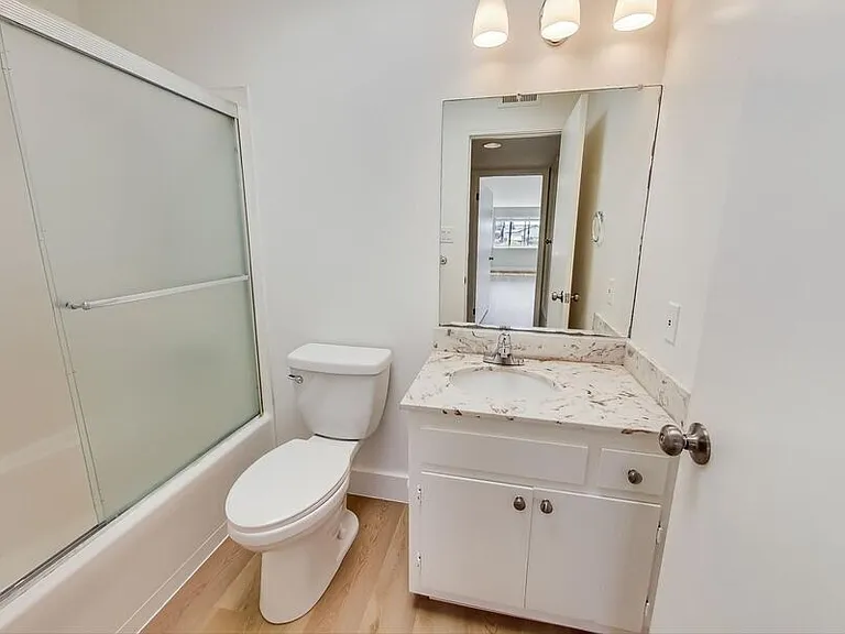 1709 Valota Rd — Photo 17
