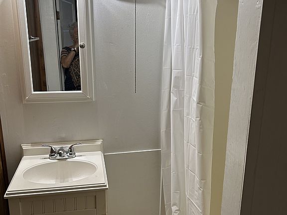 5th image of 205 Gillespie St #3