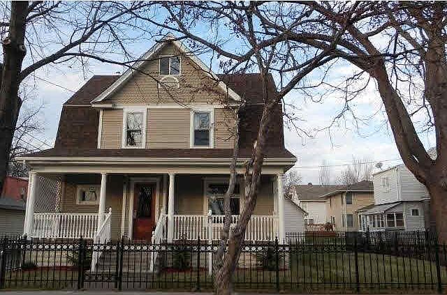 1st image of 338 E 32nd Street