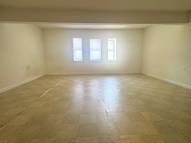 932 Westminster St NW — Photo 21
